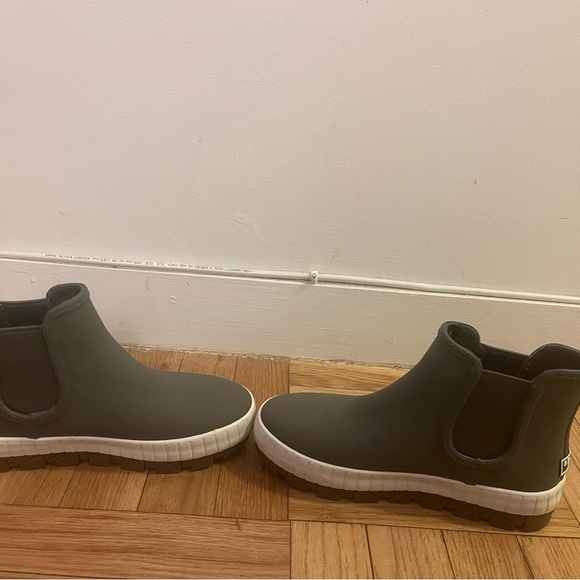 Women’s Sperry Rainboots - Picture 5 of 7